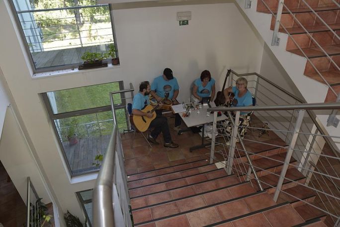 Zpívání na schodech